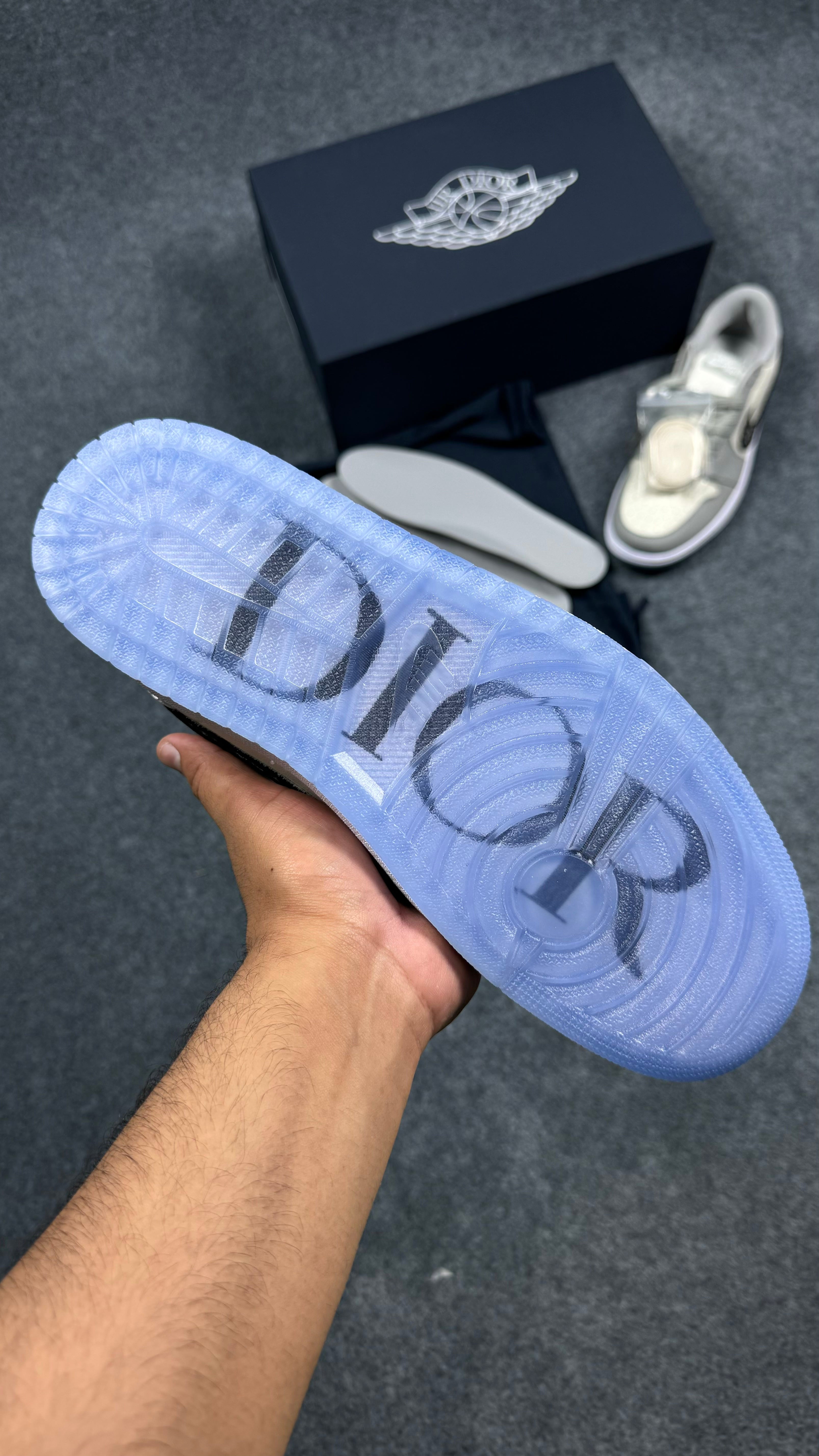 Jordan 1 Retro Low Dior (1:1 Mirror Grade)