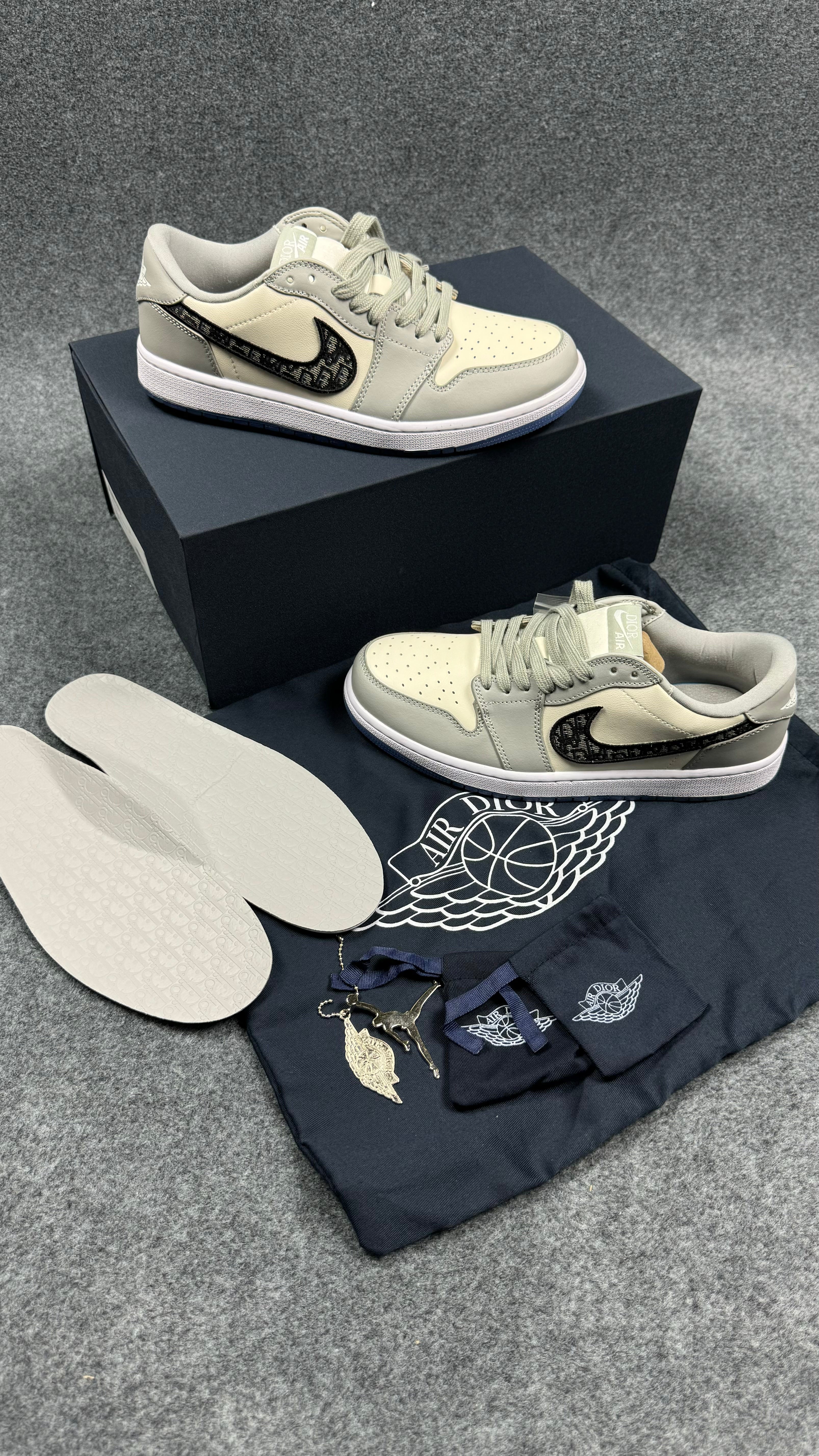 Jordan 1 Retro Low Dior (1:1 Mirror Grade)